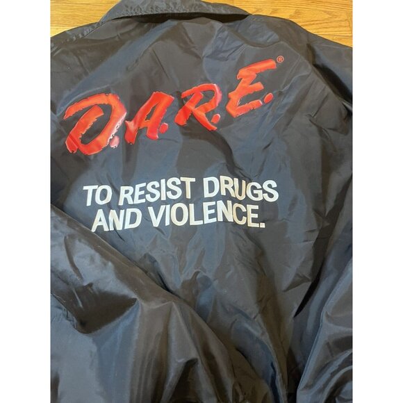 D.A.R.E. TO KEEP KIDS OFF DRUGS NYLON COACH JACKET Sz Xl BACK LOGO Rare Cardinal - Picture 9 of 14